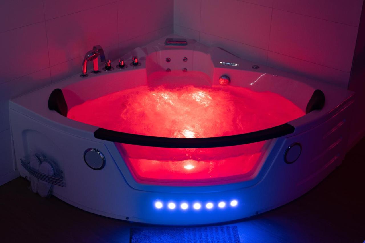 Capsule Nature & Photos - Jacuzzi - Netflix & Home Cinema - Ps5 & Jeu Thun-Saint-Martin Экстерьер фото